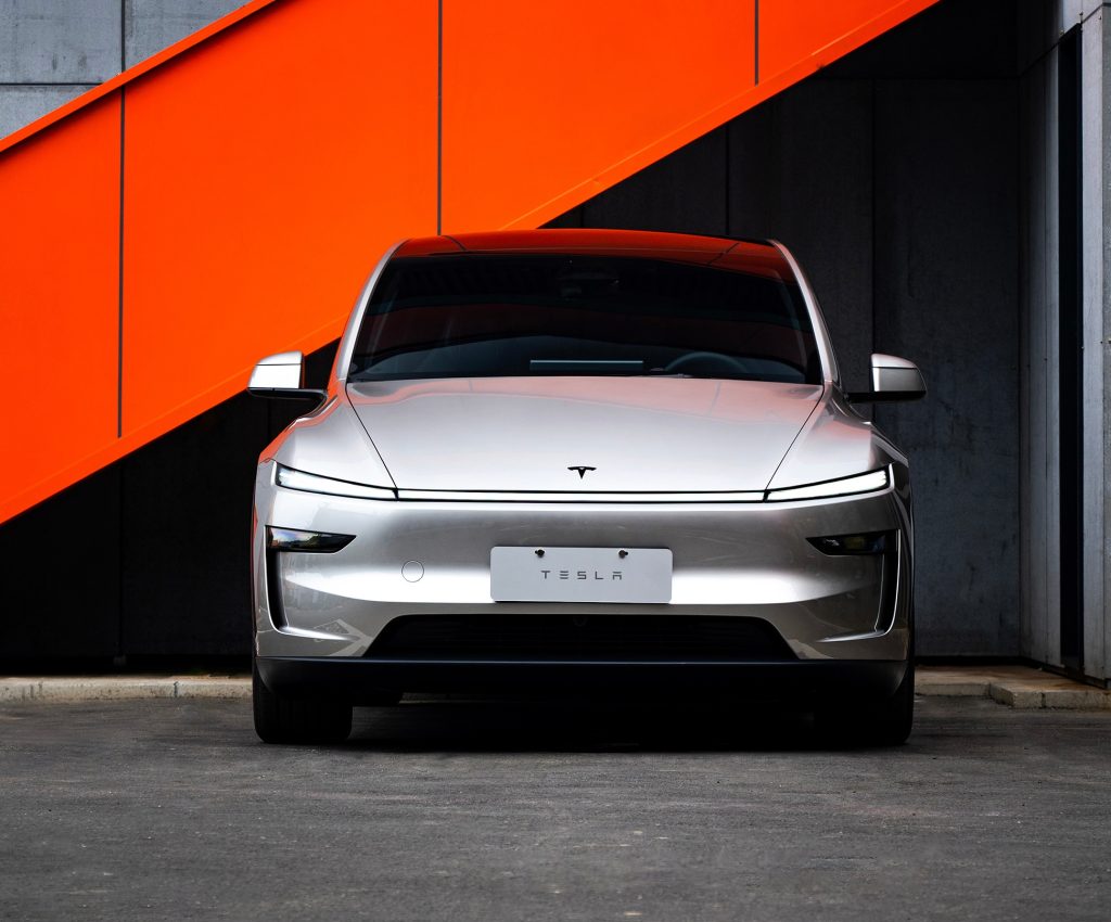 Tesla Model Y L has two distinct features for luxurious comfort